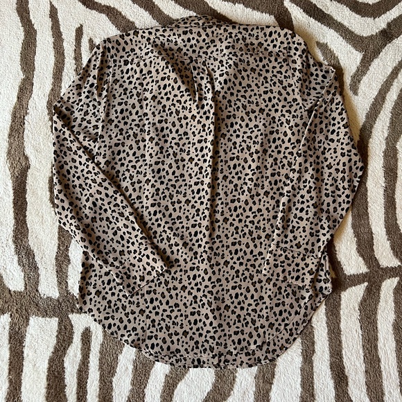 J Crew Silk Button Up Shirt in Leopard 4 - Picture 4 of 8